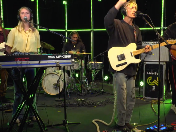 The Haunted Youth speelt Teen Rebel live