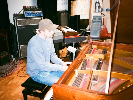 De toonladder: Thom Benjamin met 'Song For Rachel'!