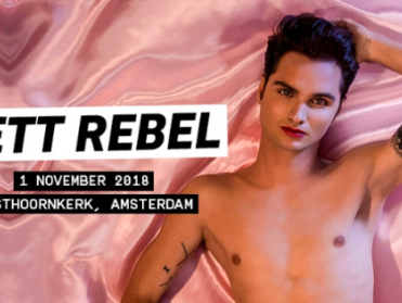 Dion mag naar bed met Jett (want hij zingt Louise foutloos mee!)