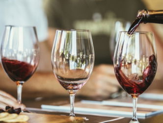 Frank en Eva bij de Wittemer Wijngaard.