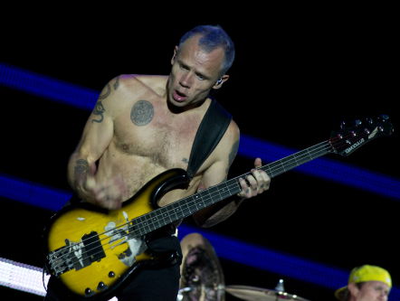 You Oughta Know van Alanis Morissette is ook een beetje van The Peppers