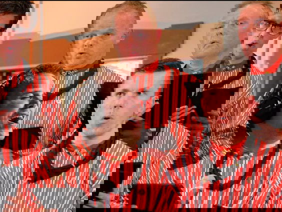 Wijnand houdt het amper droog bij muziek van Het Urker Mannenkoor