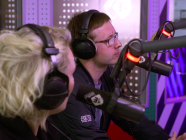 Sander belt met Marlijn Weerdenburg en Vincent over 'Net Effe Anders'