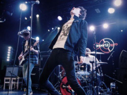 Sander z'n melkschuim-apparaat lijkt precies op de intro van Afterpartees