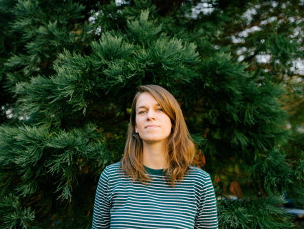 Fabienne wil meeschreeuwen in de McDrive-wachtrij