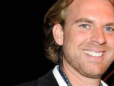 Rutger Castricum bouwt bruggen en verbroedert