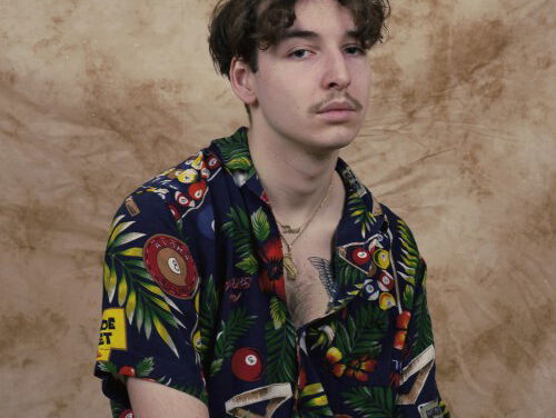 Song19: LO-FI LE-VI begint de slaapkamer te ontgroeien