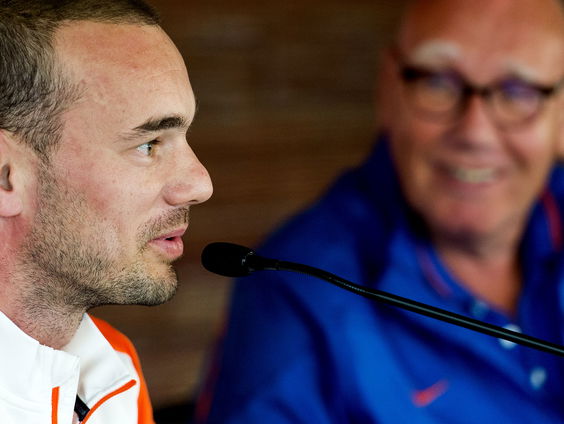 In het boek van Kees Jansma leren we recordinternational Wesley Sneijder kennen zoals hij echt is