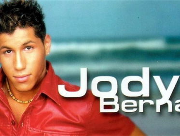 Is dit de doorstart van Jody Bernal's zangcarriere?