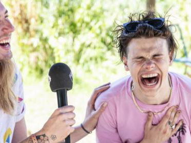 Vriend YUNGBLUD over zijn nieuwe single met Halsey en Travis Barker (Blink-182)