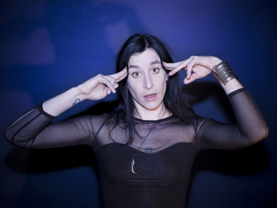 Ryanne van Dorst wordt 3FM collega met haar nieuwe podcast 'APODCALYPSE'.