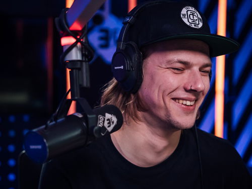 De Vriendendienst: het Vriendenteam haalt geld op voor de gewonde hond van Eline