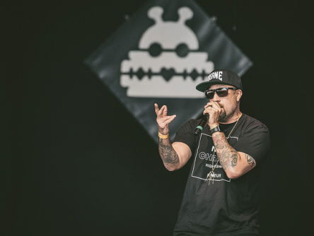 Cypress Hill - Insane In The Brain (Live Op Lowlands)