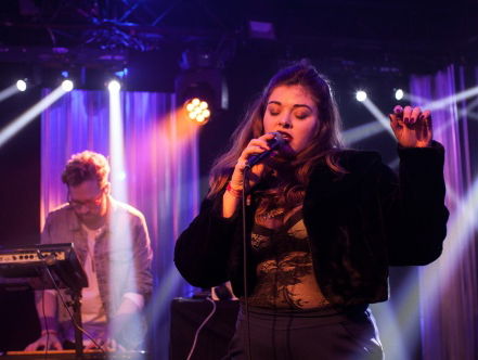 Vera, Angelique en Linde Schöne over hun crazy karaoke-avond!