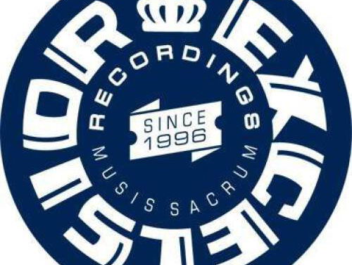 Hans is megafan van Excelsior Recordings en liet een tattoo van het labellogo zetten