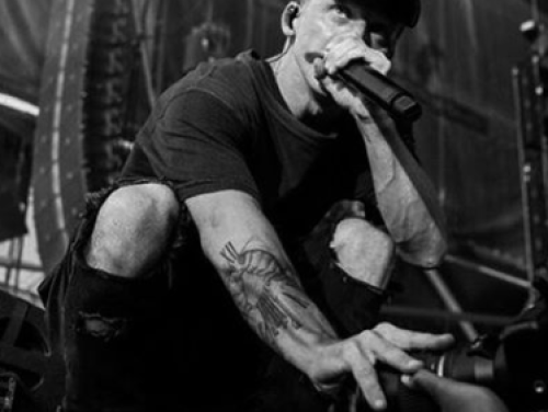 NF heeft een album #1 in Amerika. Binnenkort in NL?