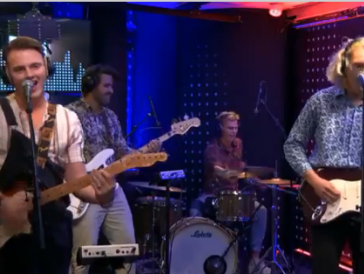 Close To Fire - Float Away (Live @ 3FM) #nieuweparels #elevatorpitch