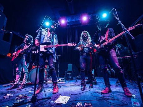 Folk Road Show laat woonboot kraken