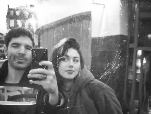 Linda is er vroeg bij en plugt daarom Mauwe bij Angelique!