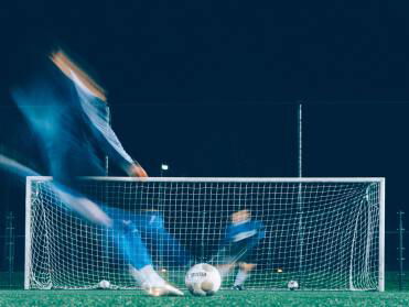 Mama Appelsap: Coldplay zet Ryan Babel op het goal!