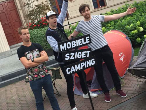 Nick komt binnen 10 mins naar Joram sjezen met z'n tentje !