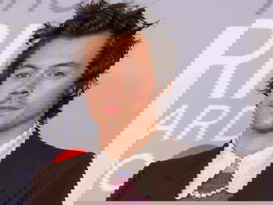 RODE OORTJES MET ERNST