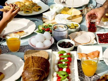 Oifik legt uit waarom hij vanavond pas Suikerfeest kan vieren