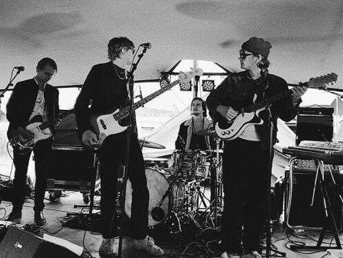 In de auto of tijdens het douchen, naar Niko luisteren kan altijd!