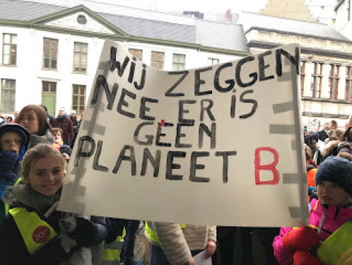 Scholieren houden klimaatmars in Den Haag