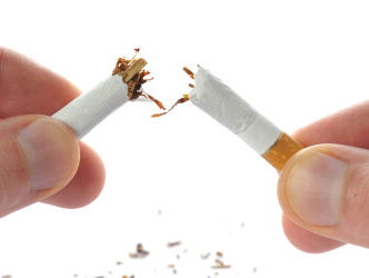 De mensen die niet roken zouden beloond moeten worden