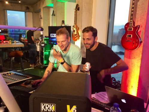 Pablo Nouvelle is één van de weinige live-acts tijdens ADE