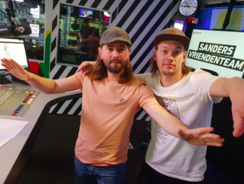 Joop Buyt vindt dat karaoke weer serieus genomen moet worden!