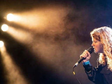 Dit is wat muziek met je moet doen; Kate Tempest in De Inbox!