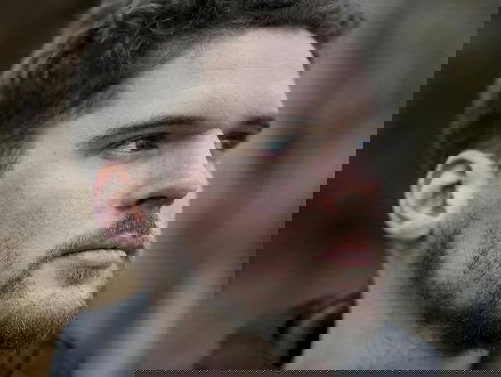 Bertholet vond Sienna Hamilton op Soundcloud en samen schreven ze I gotta tell you