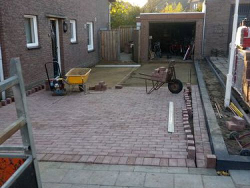 Mederwerkers van de Dag Mark en Ramon zijn NIET ZWART aan het straten