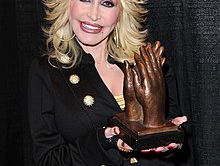 Dolly is 75 jaar en clublid Maxime praat hier met veel enthousiasme over