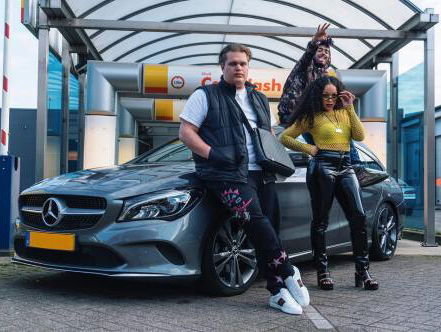 Jelle luistert deze van Esko graag met zijn vrienden in de keet!