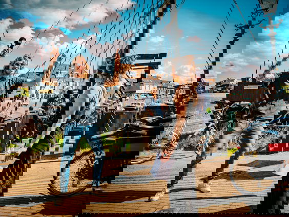 Frank gaat naar horecapaviljoen Meadow op het Deventers Stadsstrand