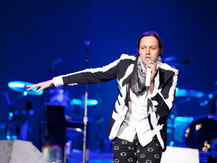 Het verhaal achter de fluit in Everything Now van @arcadefire