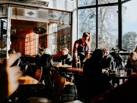 Op Nationale Horecadag staan Mark en Rámon stil bij de ergernissen van het personeel