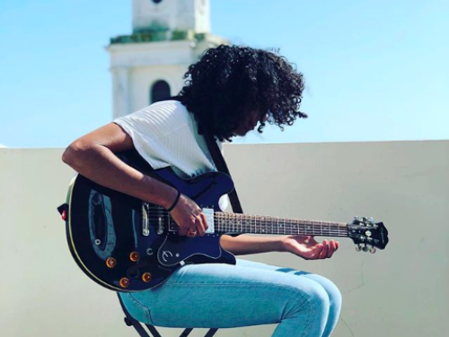 Volgens Noémi kom je de laatste dag vóór je weekend door met de nieuwe Nana Adjoa