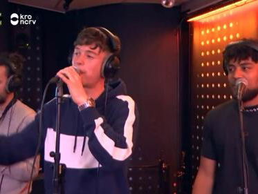 Pjotr - Zonneschijn (ft. Obey) live bij Kevin! #3FM #livemuziek