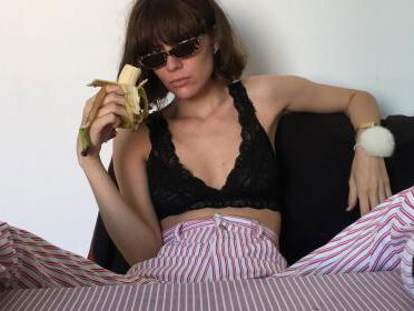 Jeanne livestreamt haar eerste dates op Instagram!