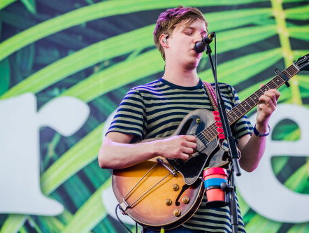 Komt @george_ezra nou wél of níet naar Paradiso in november?!