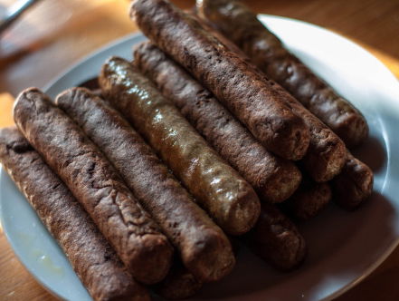 Ton is wereldkampioen frikandellen eten!