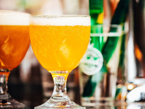 Luc doet verslag vanaf café de Zaak in Utrecht