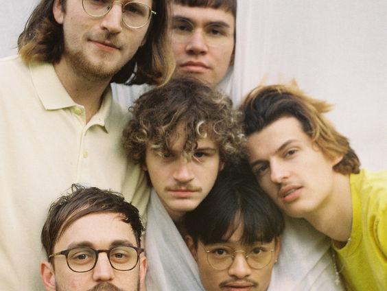 Socks;Sportsocks vraagt zich af welk leven ze moeten leiden