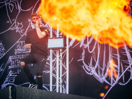 Hoe was Lil' Kleine op Pinkpop? Domien ging op zoek naar fans!