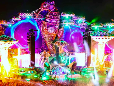 Rudgr: "Ik moest Hardwell beschermen met mijn koffer op het vliegveld"