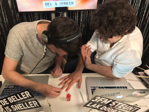 Domien lakt de nagels van Jesse Klaver